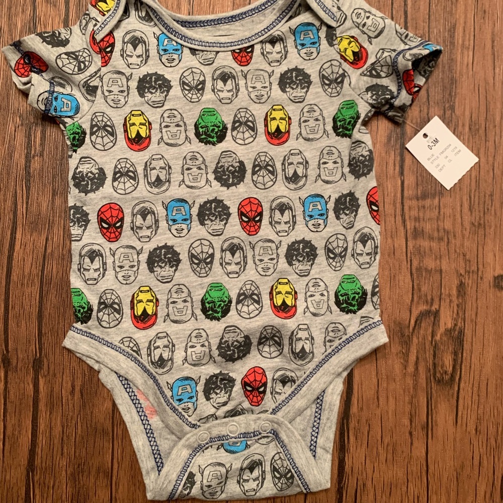 Marvel Superheroes Short Sleeve Bodysuit 0-3 M